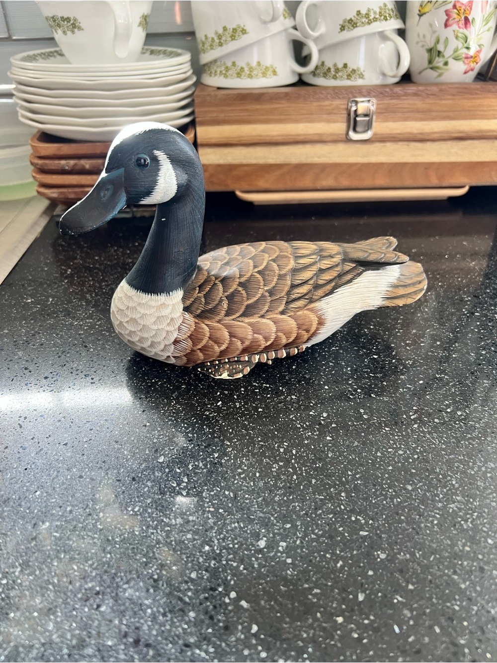 Vintage Hand-Carved Wooden Canada Goose Duck Figurine - Brown & Black